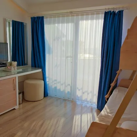 Garcia & Hotell 5*