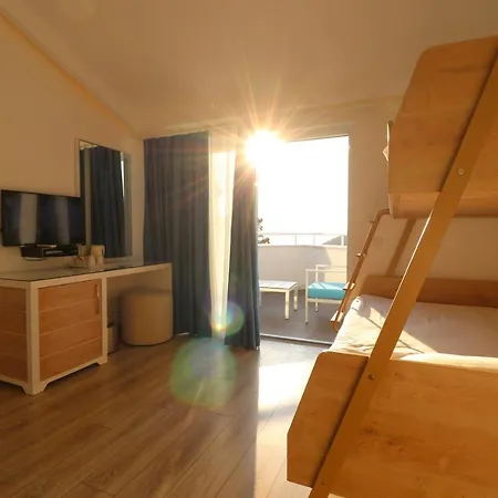 Garcia & Hotell 5*