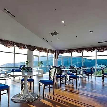 Garcia & Hotel 5*